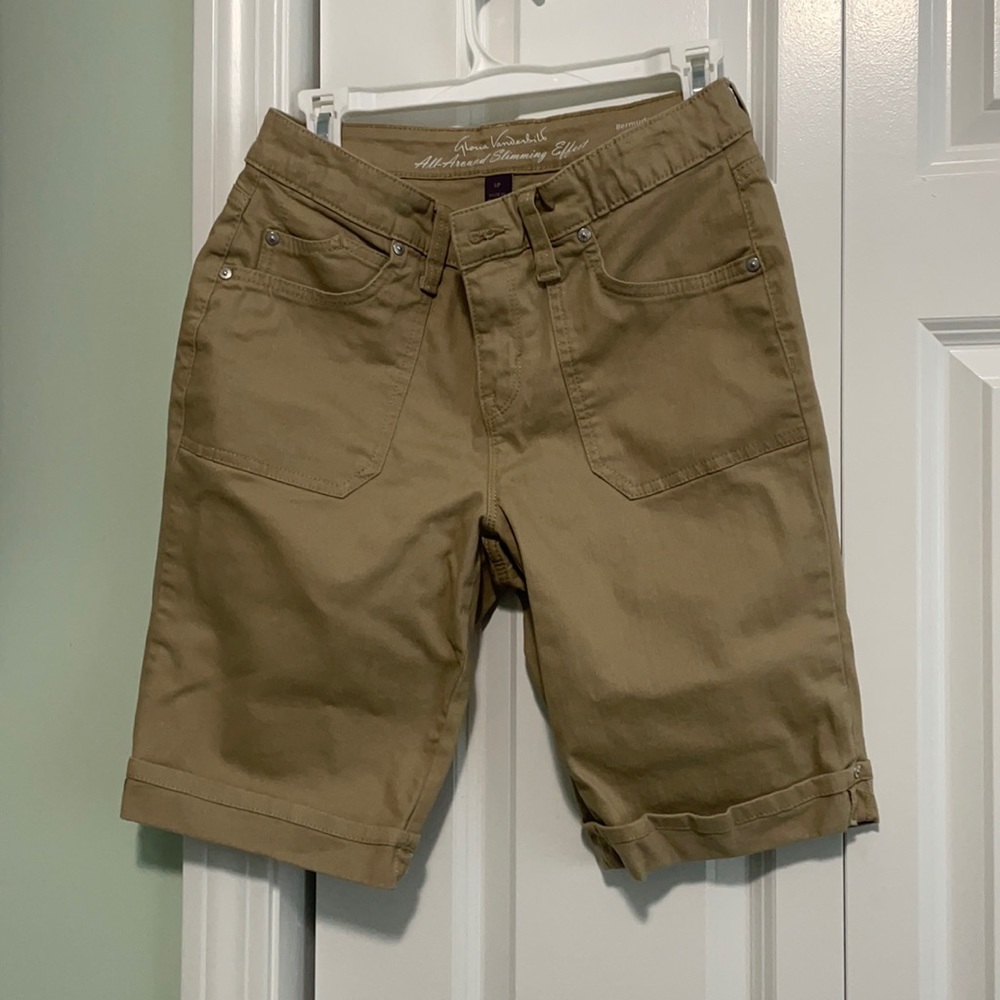 Tan Bermuda shorts
